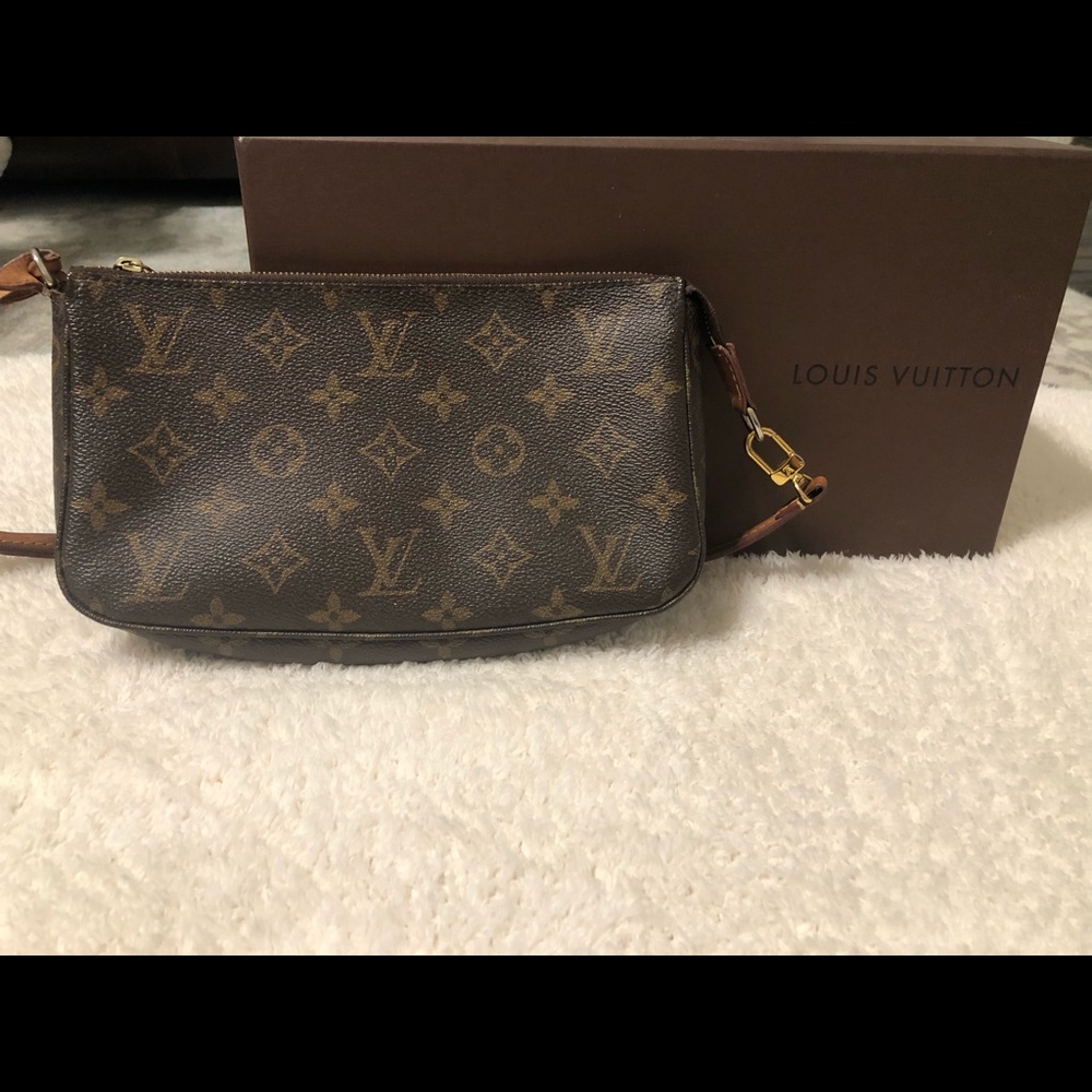 COPY - Louis Vuitton pouchette